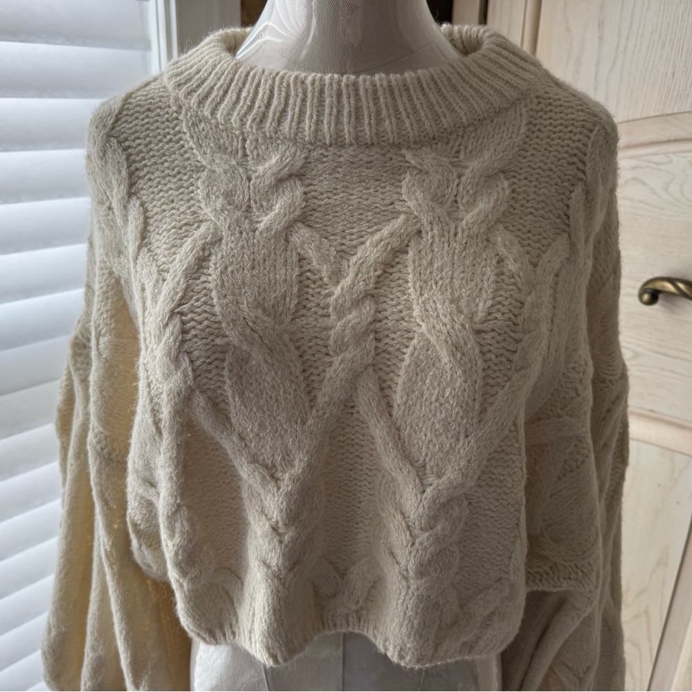 NWT Altar’d State Chunky Cable Knit Sweater Small
